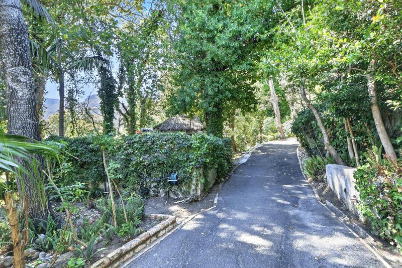 To Let 4 Bedroom Property for Rent in Hout Bay Western Cape